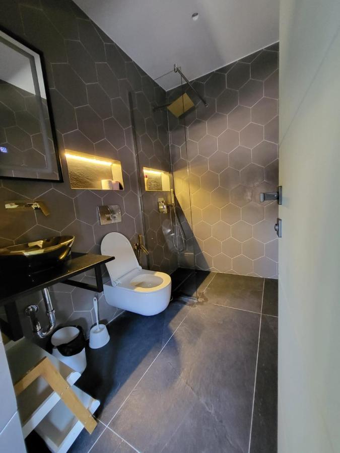 La Mirage Apartment 04 Tirana Exterior foto
